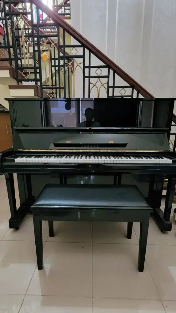 Piano Yamaha U1