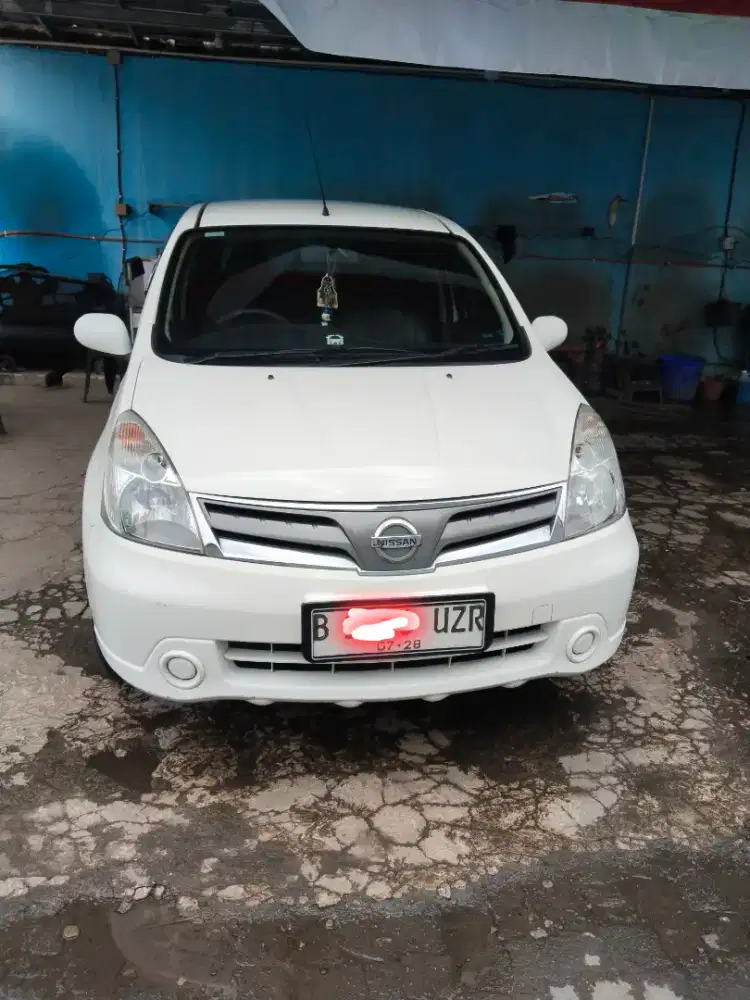 Nissan Grand livina 2013 low km
