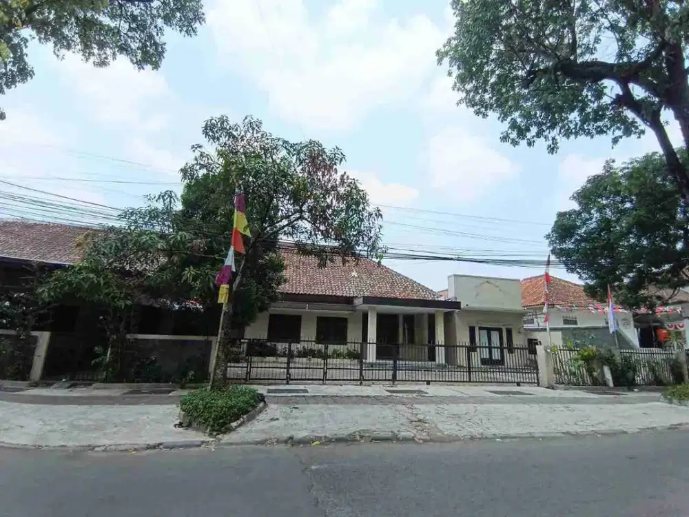 RUMAH UNTUK USAHA AREA RIAU KOTA BANDUNG STRATEGIS