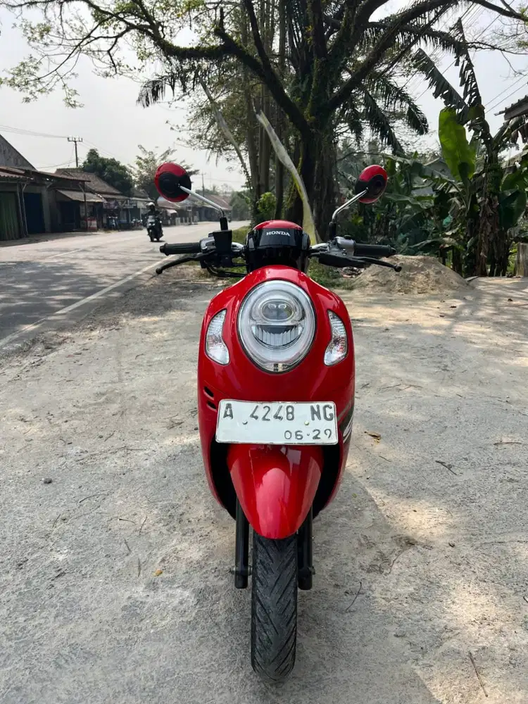 SCOOPY SPORT TAHUN 2024