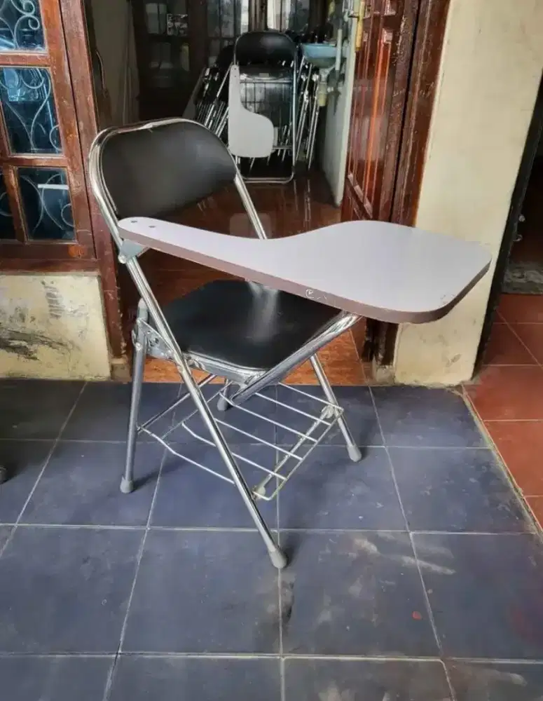Agen kursi lipat kuliah rekondisi murah