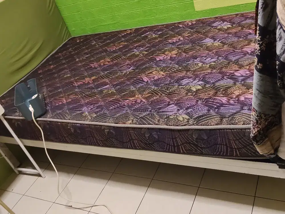 Dijual ranjang + kasur