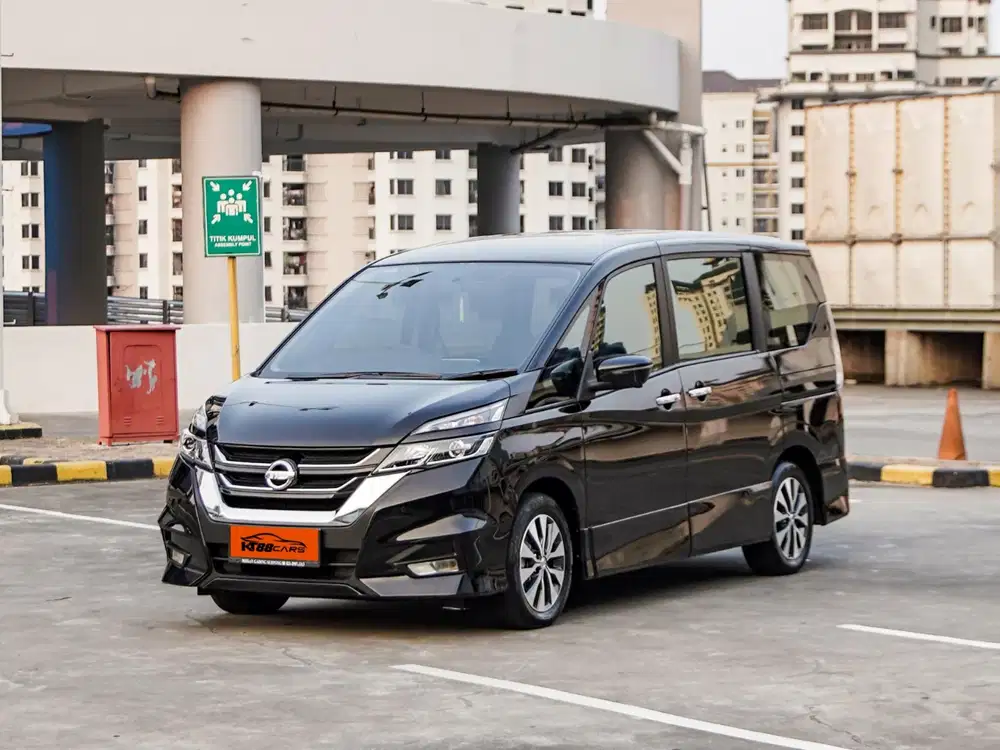 Nissan Serena HWS 2 0 AT 2022 hitam ganjil
