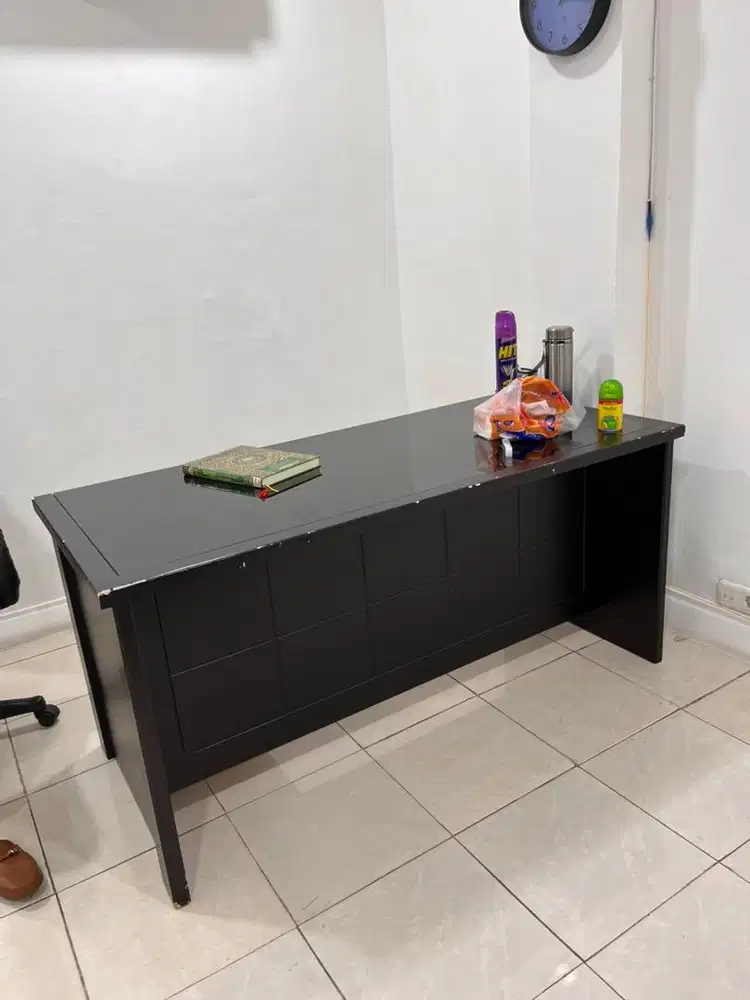 Meja Kantor / Meja Kerja