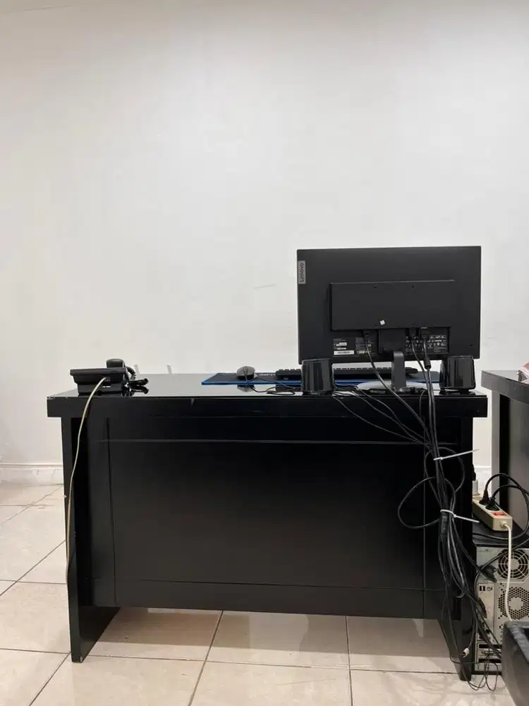 Meja Kerja / Meja Kantor