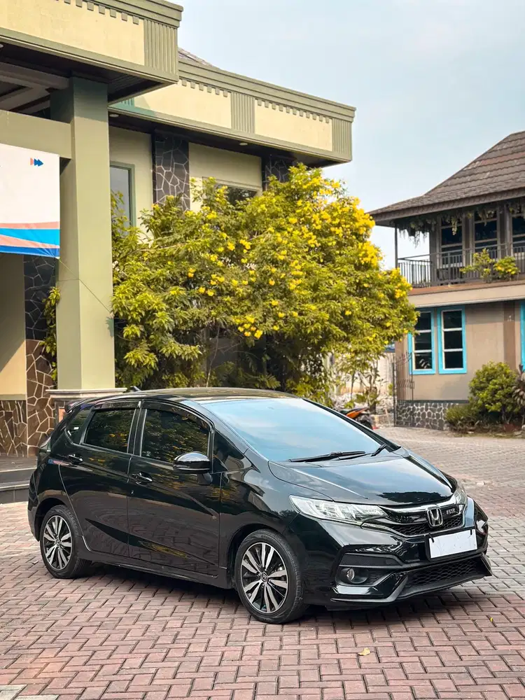HONDA JAZZ RS 1.5 AT 2020 (dp 3jt)