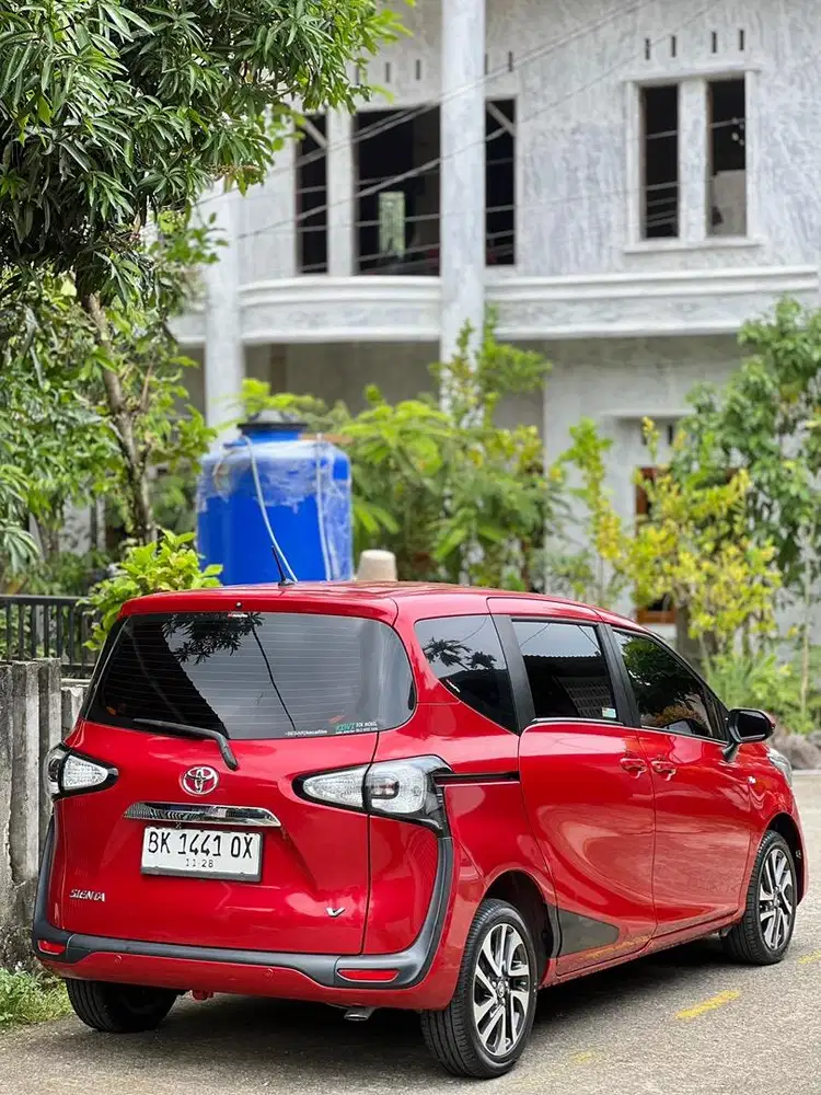 Sienta V 1.5 manual tahun 2018 original pajak hidup KM 54 ribu