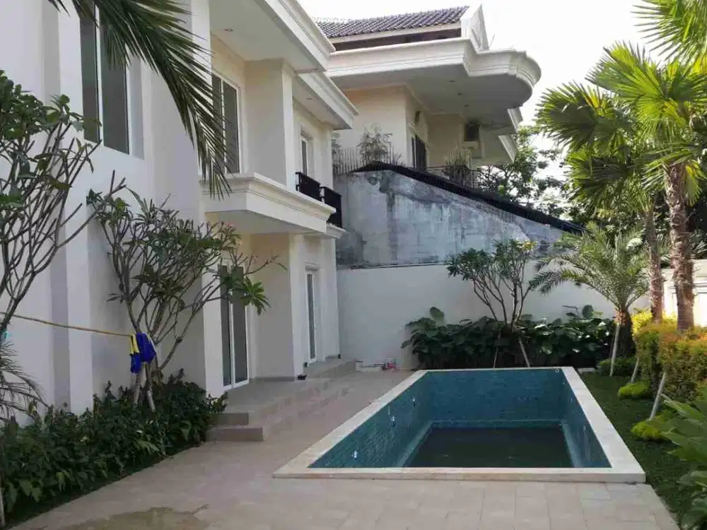 Rumah hoek giri loka 2 siap huni dengan private pool