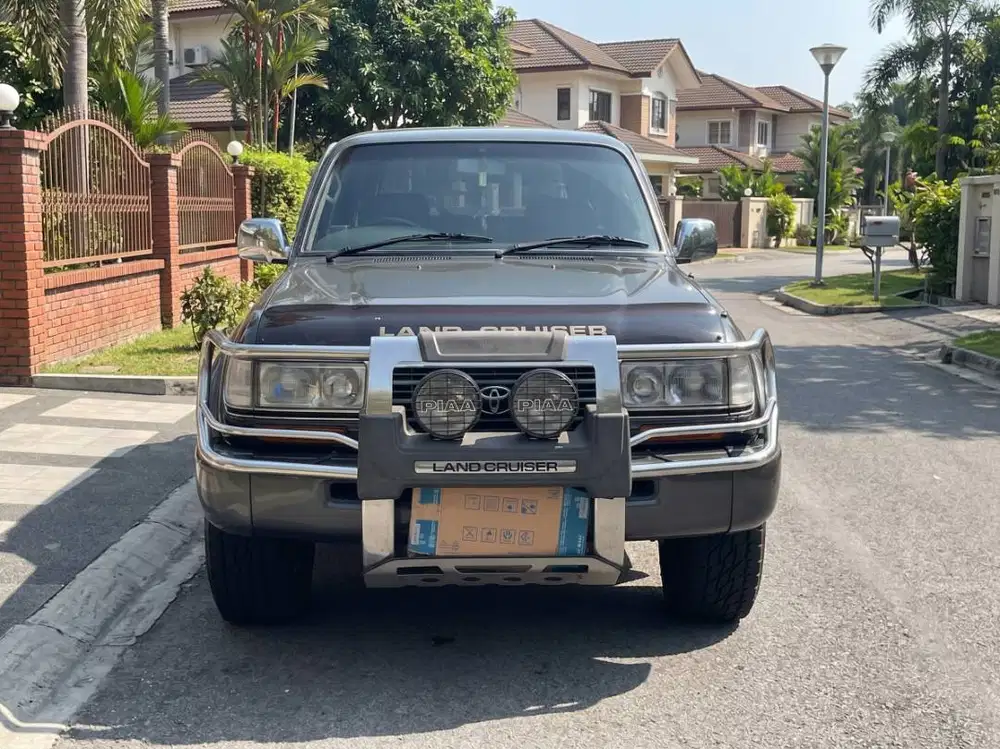 Dijual Land Cruiser VX80 4X4 Manual Barang Antik