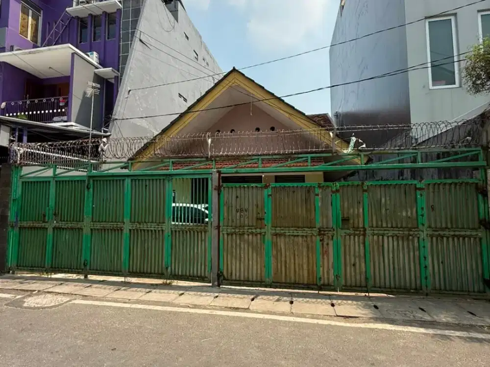Disewakan Rumah 1,5 Lantai di Kwitang, Dekat Atrium Senen