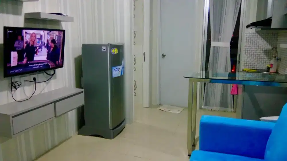 DISEWAKAN UNIT DI ATAS MALL APT BASSURA 2 KAMAR FULL FULLY FURNISHED