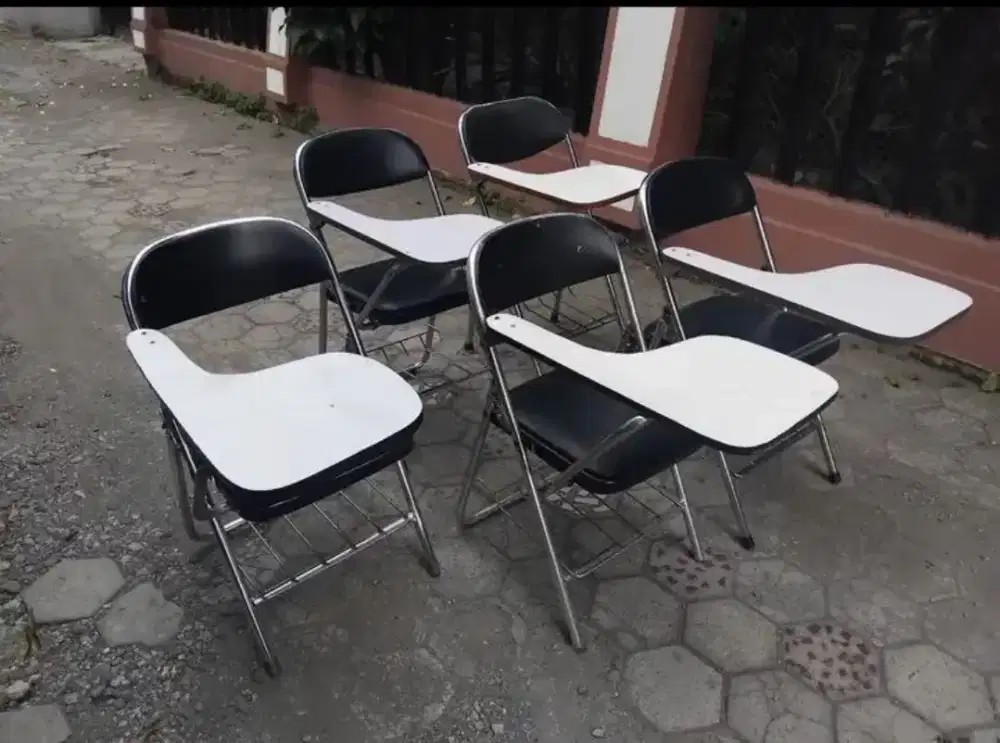 Agen kursi lipat kuliah rekondisi kokoh
