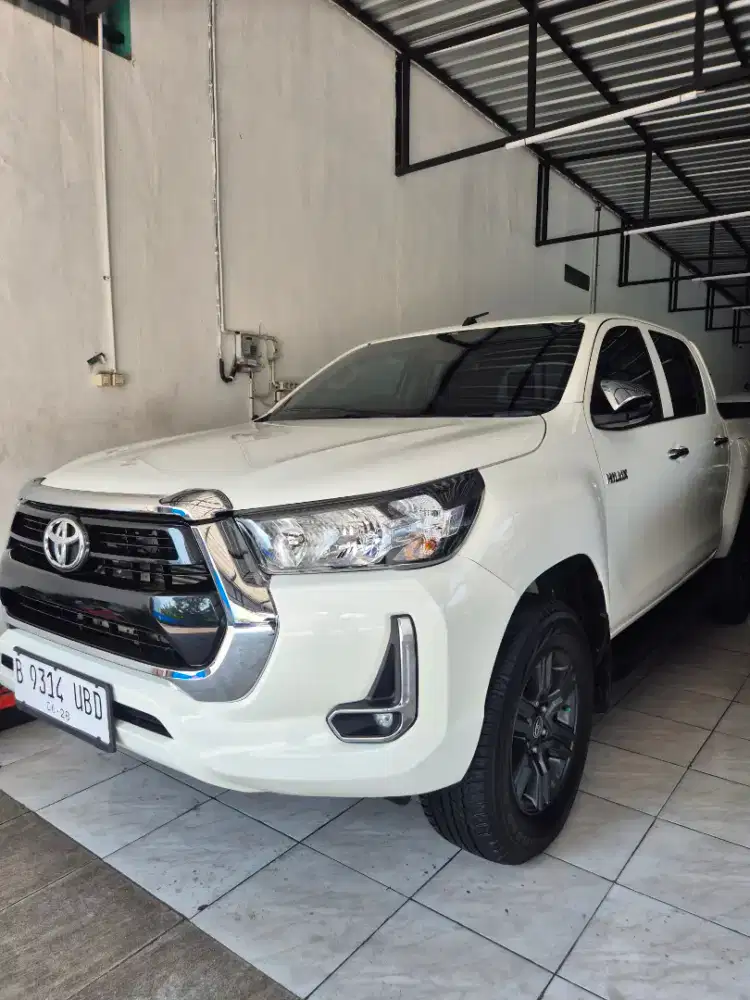 Toyota Hilux G DoubleCabin 4x4 manual
