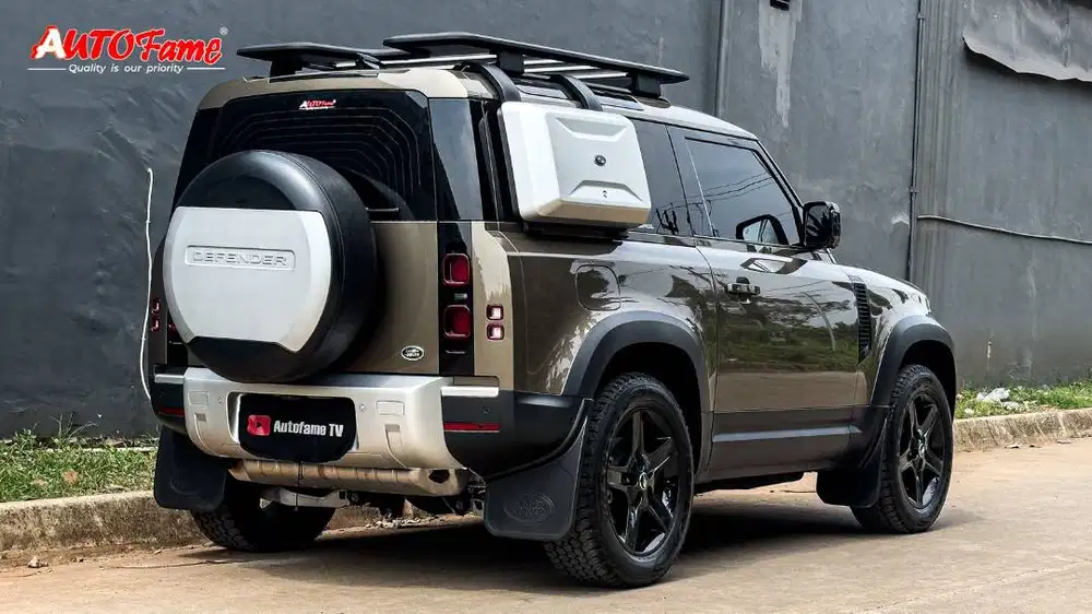 KM 33RB Land Rover Defender 90 SE P300 2.0L ATPM NIK 2021
