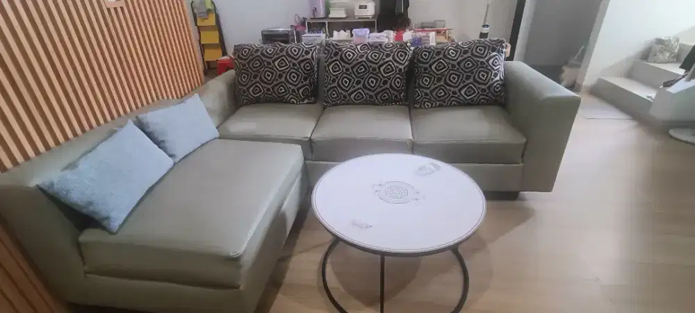 Sofa letter L bahan kulit