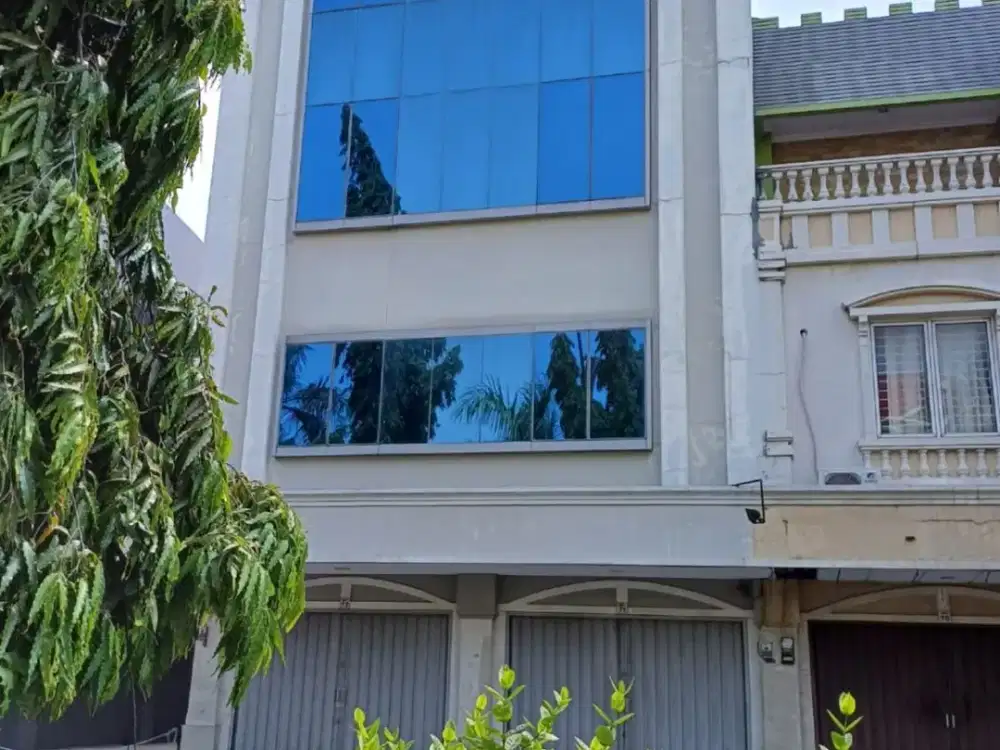 Dijual Ruko Gandeng Taman Surya Jakarta Barat