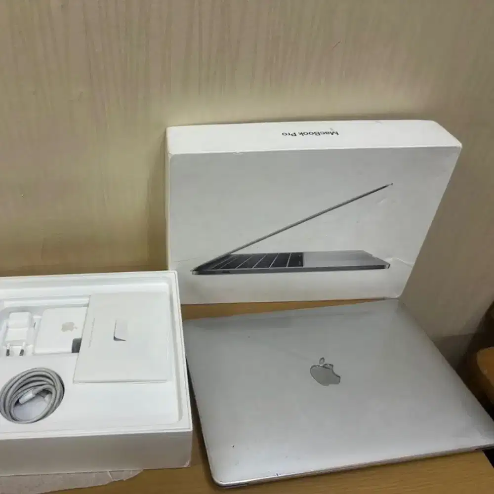 Macbook Pro retina fullset 2017 original mulus laptop apple