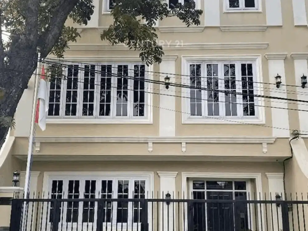 Dijual Townhouse 3 Lantai Full Furnished Siap Huni Jagakarsa