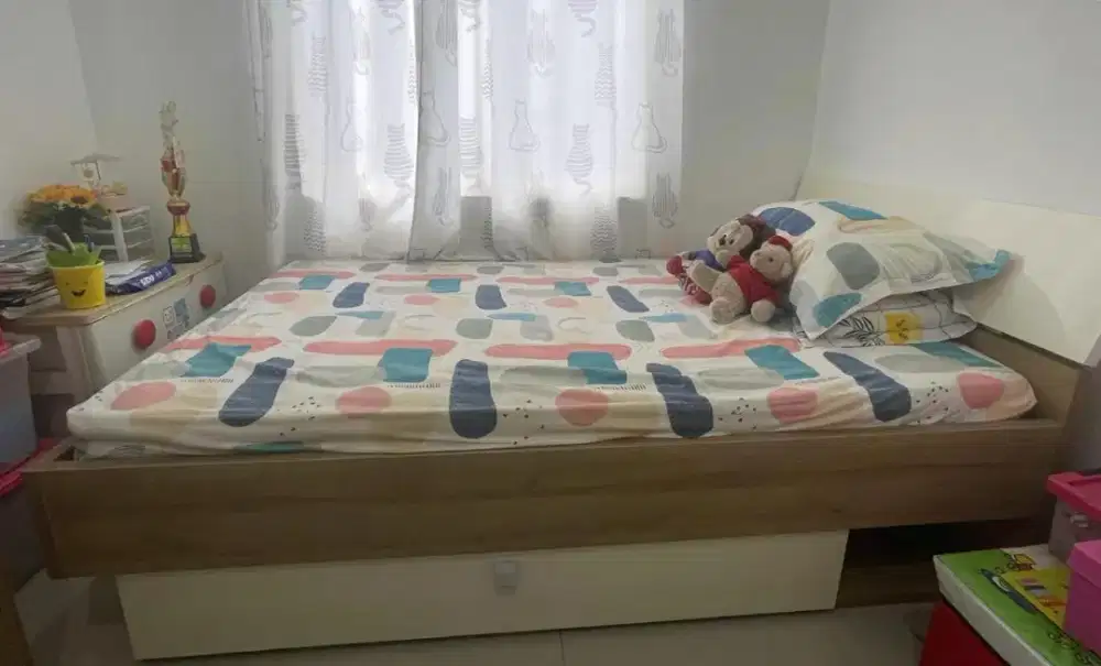 DIPAN TEMPAT TIDUR (MERK INFORMA)