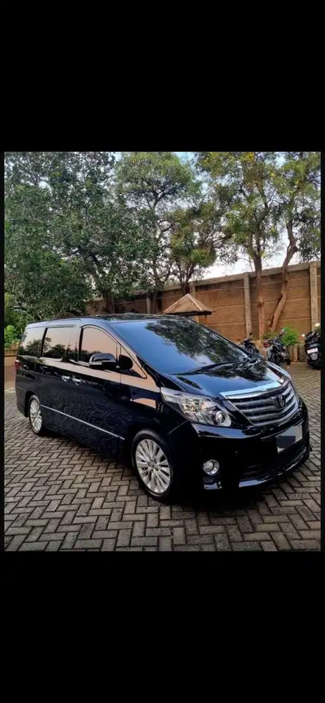 TOYOTA ALPHARD SC CBU 2.4 TAHUN 2013 AKHIR A/T