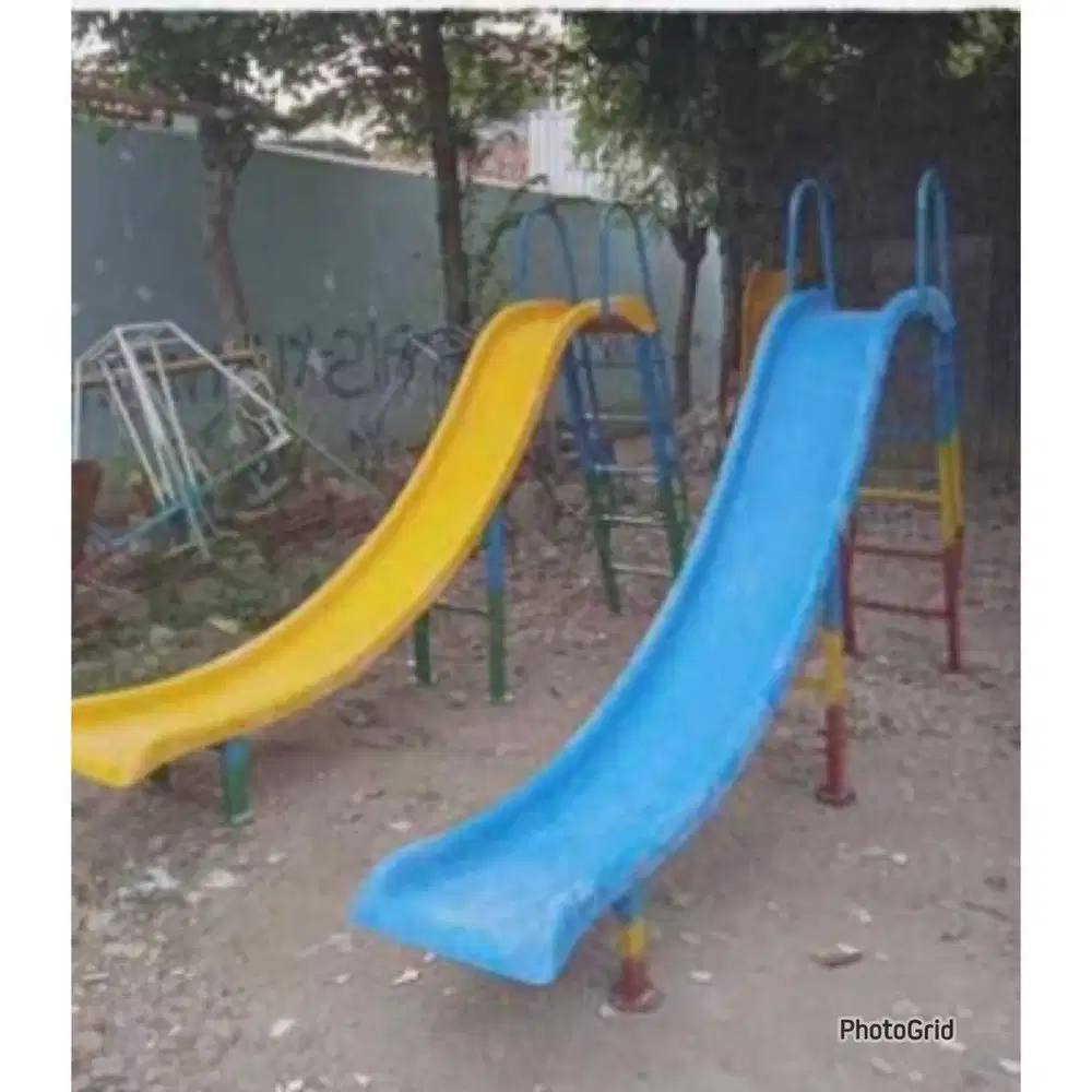 Perosotan, ayunan, jungkat jungkit, kuda kudaan, playground, mainan