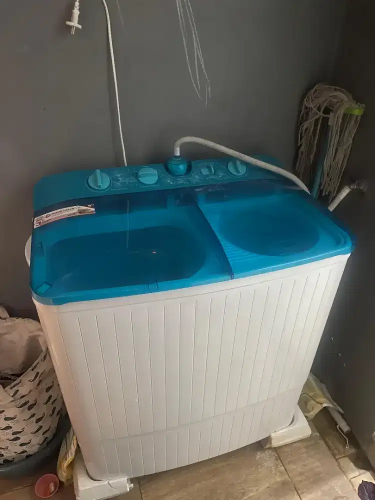 Polytron mesin cuci 2 tabung 9kg PWM 9072