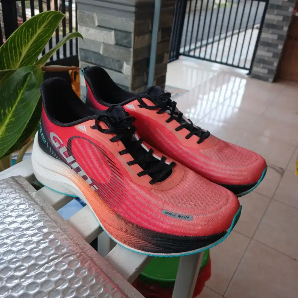 Sepatu Lari Gumi Sky Run Fire Bullet Size 41
