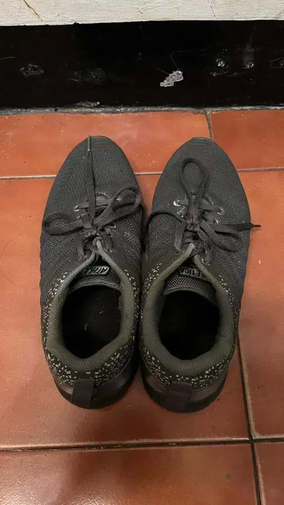 Sepatu Geoff Max
