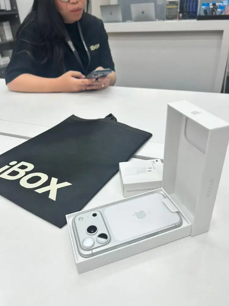 Iphone 17pro silver 258gb baru belom aktifasi