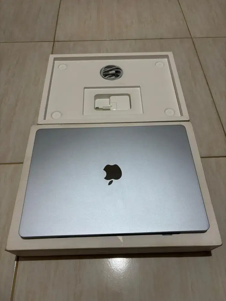Macbook air m4 15 inch 16/512 ibox