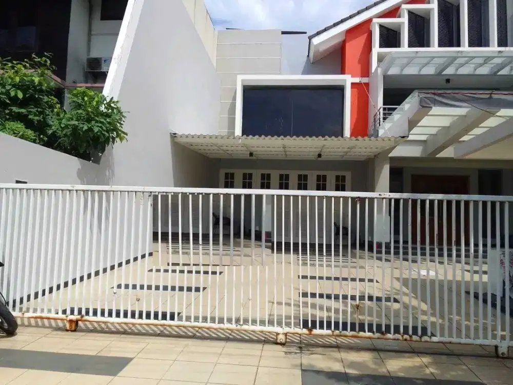 RON.A2967 RUMAH LUAS DAN BAGUS DELTASARI INDAH SIDOARJO KAWASAN NYAMAN