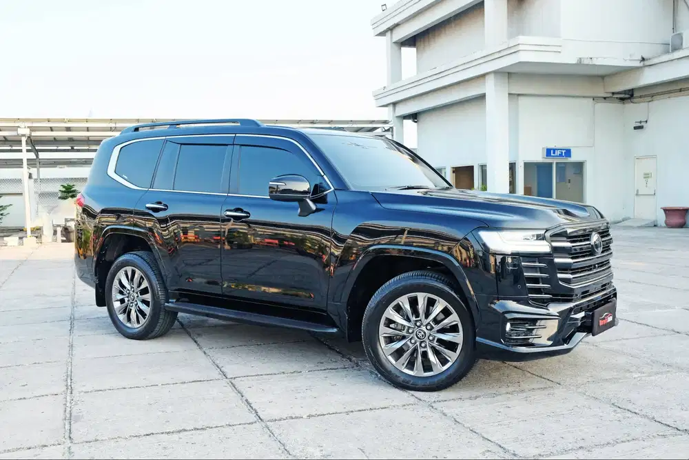 2025 TOYOTA LAND CRUISER VX-R300 BLACK ON BLACK Full PPF Tdp258JT