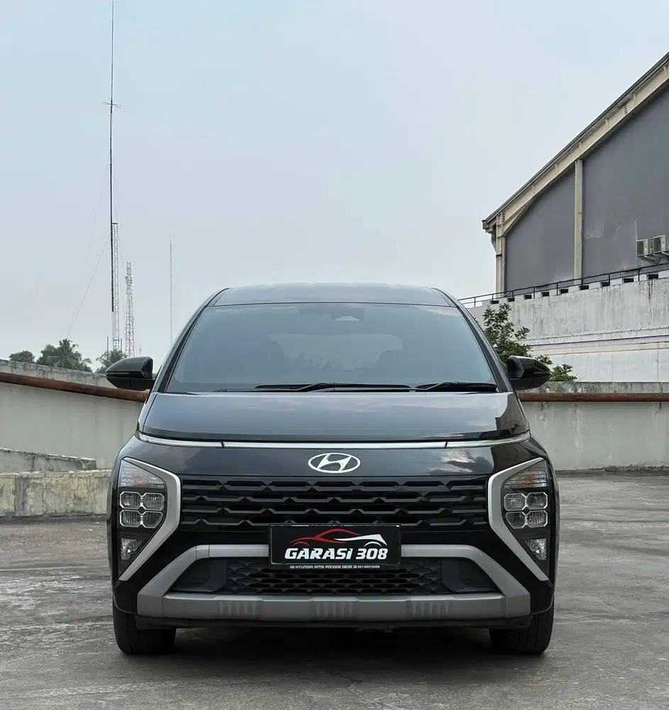 Hyundai Stargezer Prime 1.5 AT 2023 Captain Seat Hitam
