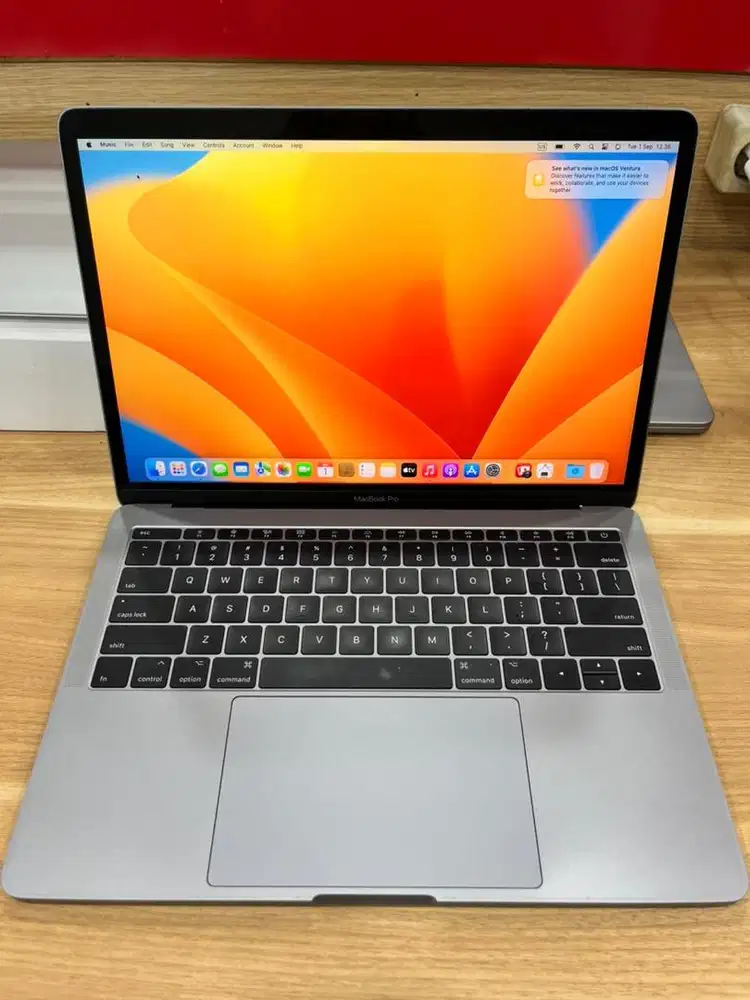 Macbook Pro 2017 8/128GB 13inch i5