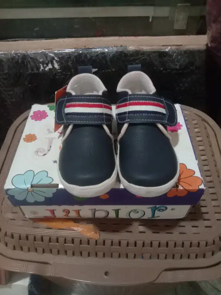 Sepatu anak murah