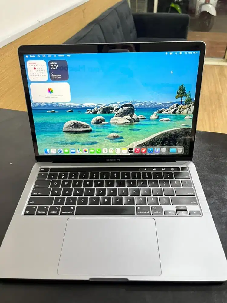 Macbook Pro M1 2020 8/256Gb 13inch fullset