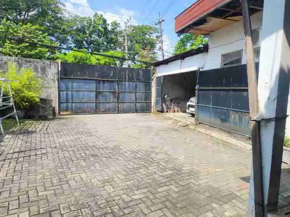 Dijual Murah Tanah Bangunan di Nol Jalan Raya Wiyung Surabaya