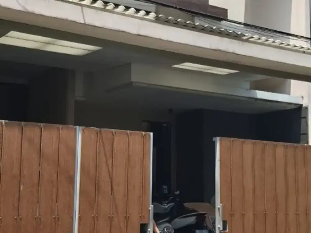 Rumah Second Minimalis,terawat di Pantai Mentari, strategis, Row jalan 3 mobil