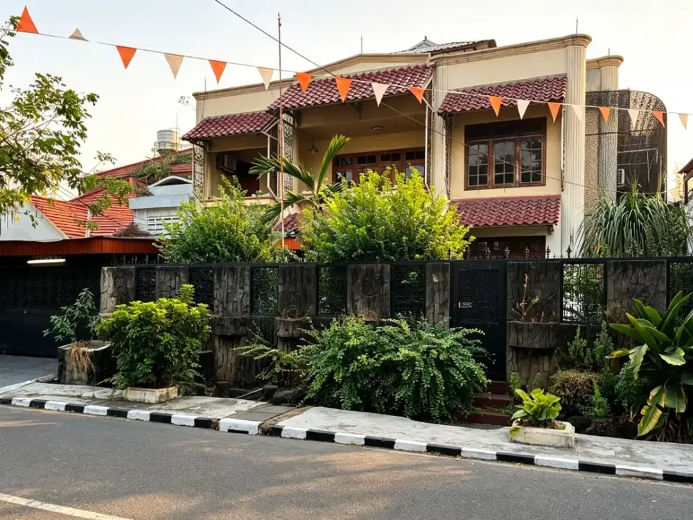 Dijual Rumah di Tomang Utara Cocok untuk bangun usaha Komersil