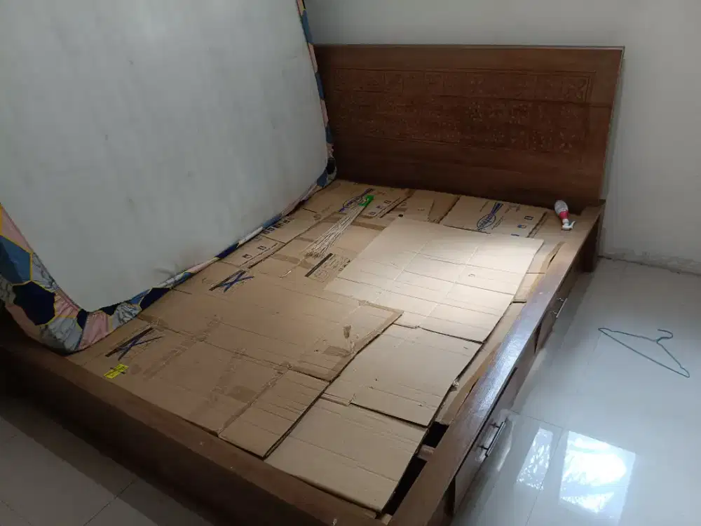 Dipan jati minimalis 180×200 kokoh + 2 laci