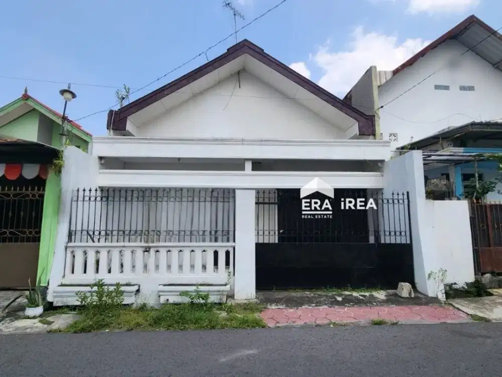 RUMAH DIJUAL DI SOLO DEKAT STASIUN SOLO BALAPAN, TERMINAL TIRTONADI DAN PASAR NUSUKAN
