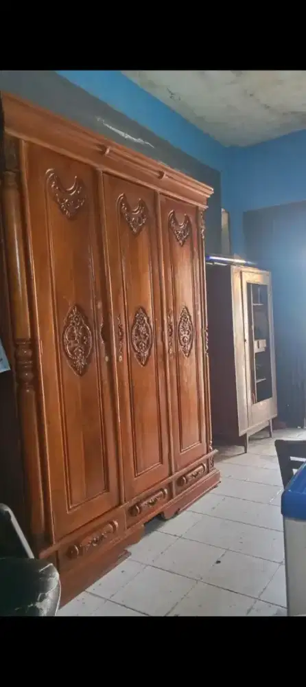 Lemari Full Jati 3 Pintu kondisi 90% No minus