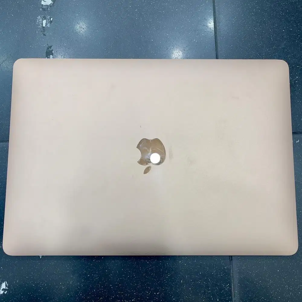 Macbook air 2020 ram 8 / ssd 256 minus layar resolusi ga tajam