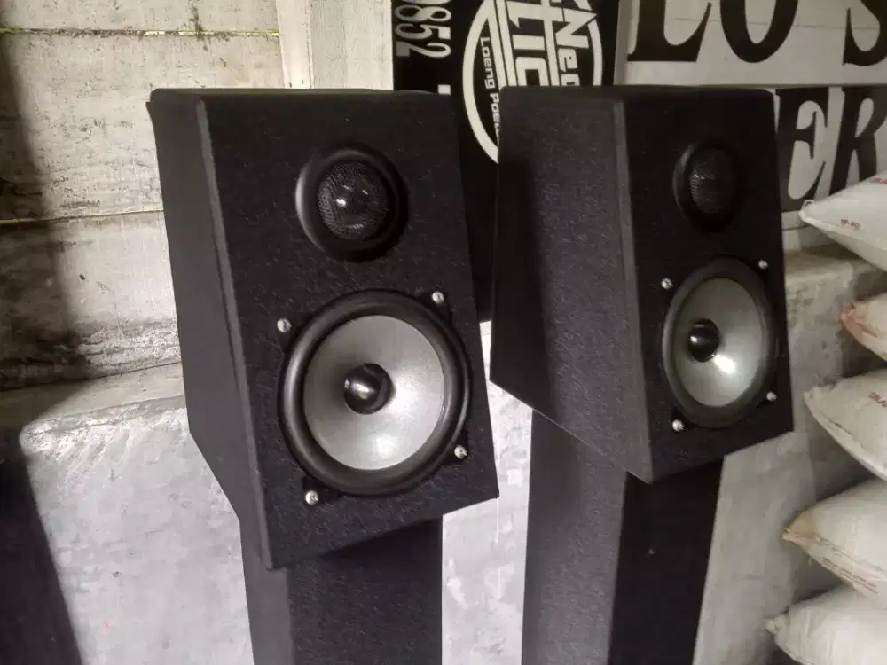 Speaker Flourstanding 4