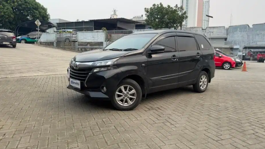 LOW DP Toyota Avanza 1.3 G Bensin-AT 2021 UZH