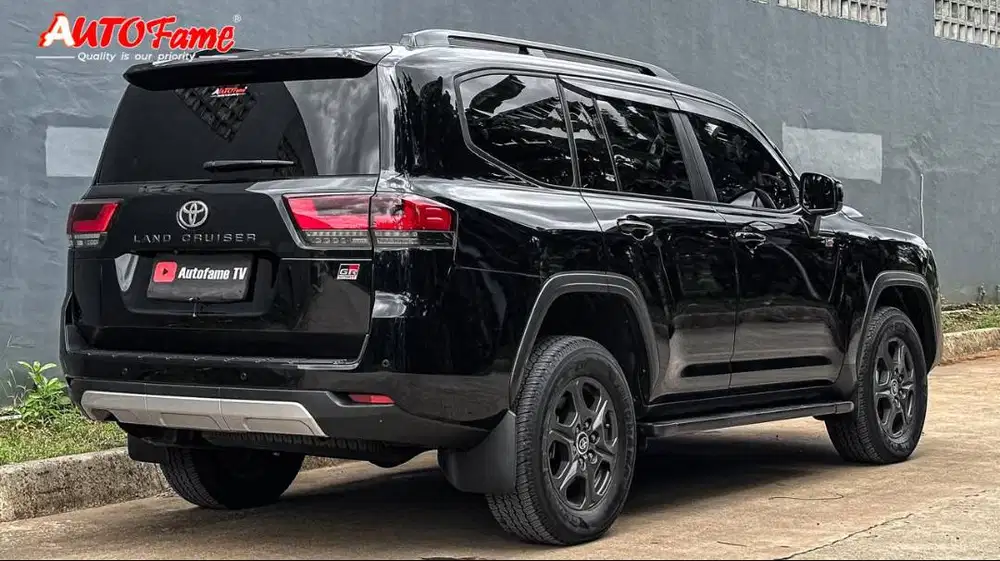 KM12RB  Toyota Landcruiser LC 300 GR-S 4X4 Diesel 3,3L NIK 2023 Black