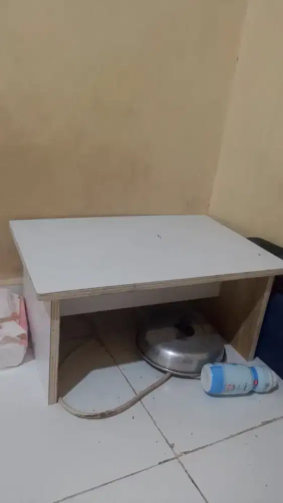 DIJUAL MEJA DAN KIPAS ANGIN