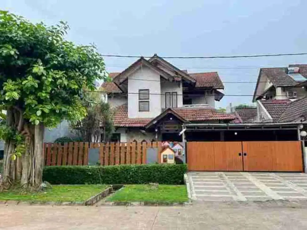 rumah rasa villa lahan luas di Kemang Pratama Rawalumbu