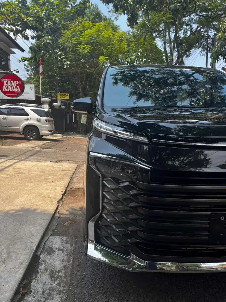 Toyota Voxy 2023 Bensin