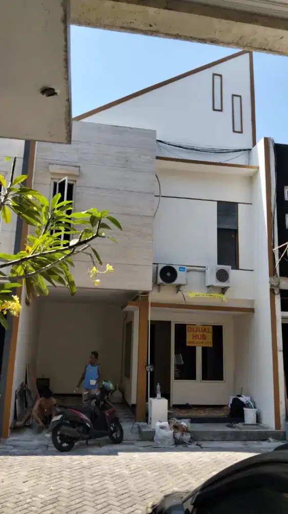 Rumah One Gate System dekat Dharmahusada
